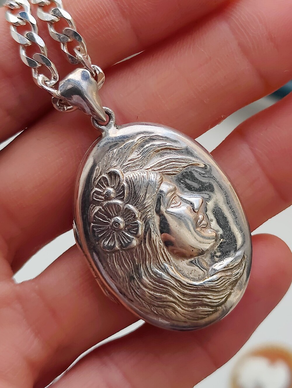 Vintage Heavy sterling Art Nouveau Goddess Locket Pendant Necklace - Picture 6 of 9
